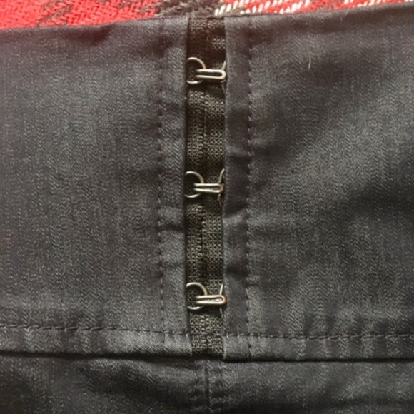 Express Skirt - Picture 4 of 5